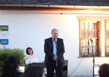 Gjirokastër/Odise Kote promovon librin e ri, “Pengje të gurëve (VIDEO)