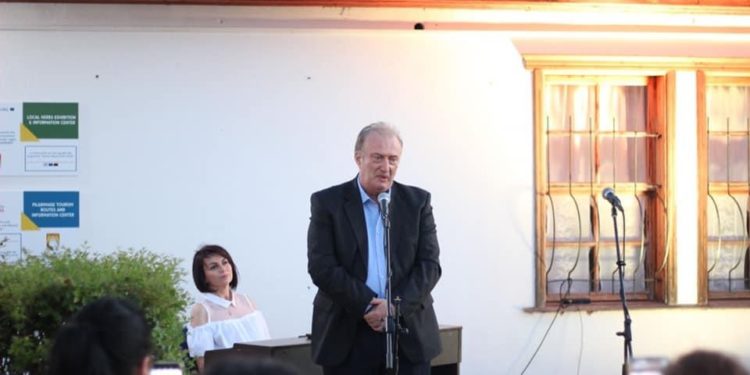 Gjirokastër/Odise Kote promovon librin e ri, “Pengje të gurëve (VIDEO)