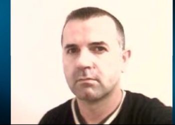 Kaluan afatet me zvarritje, lirohen babë e bir të akuzuar për vrasje në Gjirokastër