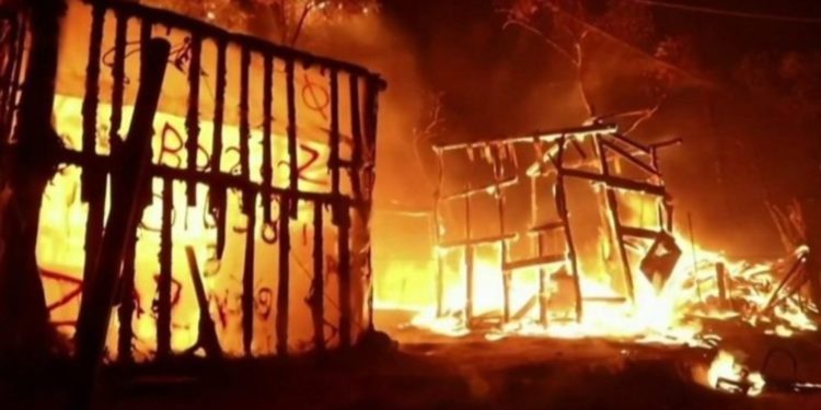 I vunë zjarrin kampit grek, dënohen me nga 10 vjet burg emigrantët