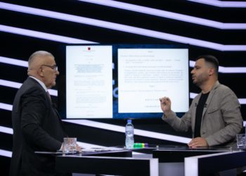 Skandali/ Dy kompani morën 55 mijë metra katrorë nga shteti në bregdet, me 1 mijë lek për metër katror!