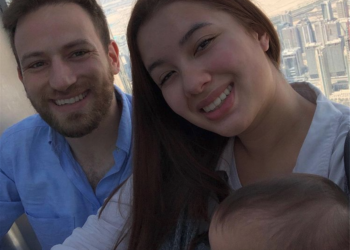 Detaje shokuese nga ngjarja që tronditi Greqinë: Në ngjitësen që u përdor për t’i mbyll gojën vajzës u gjetën gjurmët e gishtave të burrit