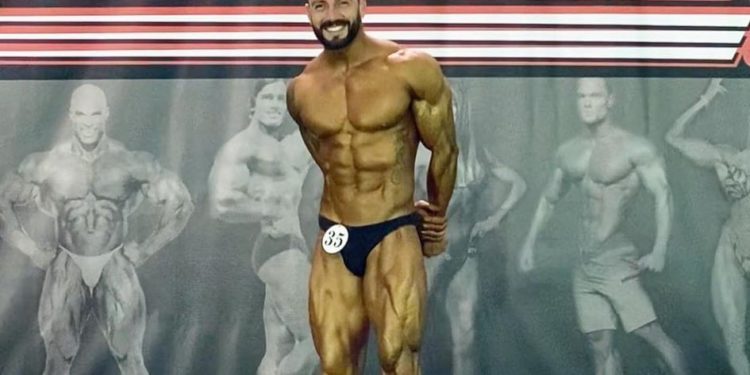 Foto/ Kampionati Kombëtar i Bodybuilding, Leonardo Ballazhi shpallet kampion absolut në kategorinë klasike