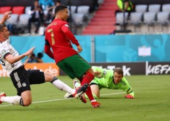 Rekordi negativ i Neuer përballë CR7