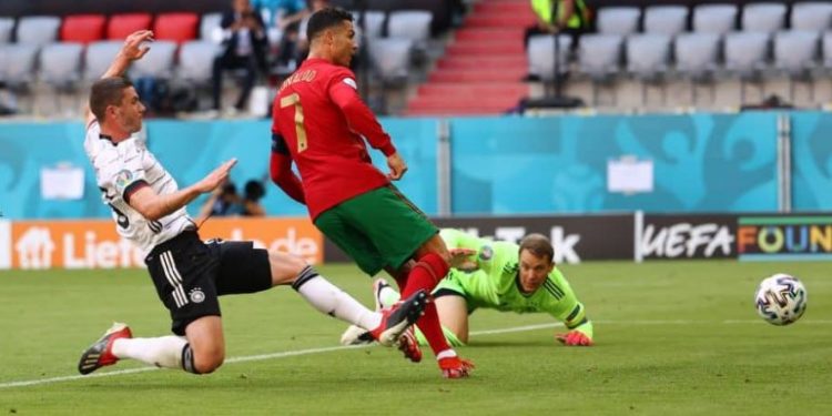 Rekordi negativ i Neuer përballë CR7