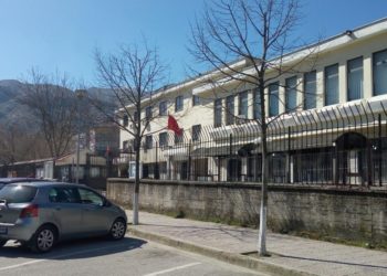 Ministri Çuçi letër ILD e KLGJ për gjyqtarin e Administratives në Gjirokastër: Me vendimet e tij, po bëhet shkak në pengimin e aksionit të IKMT, për prishjen e ndërtimeve të paligjshme