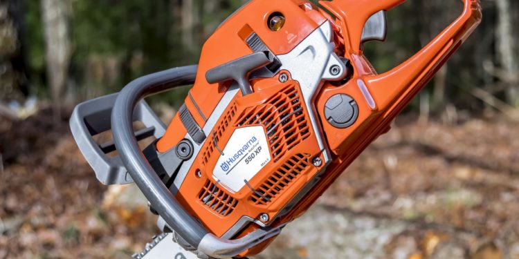 Bashkia Dropull tender 10 mln lekë për të blerë motosharra