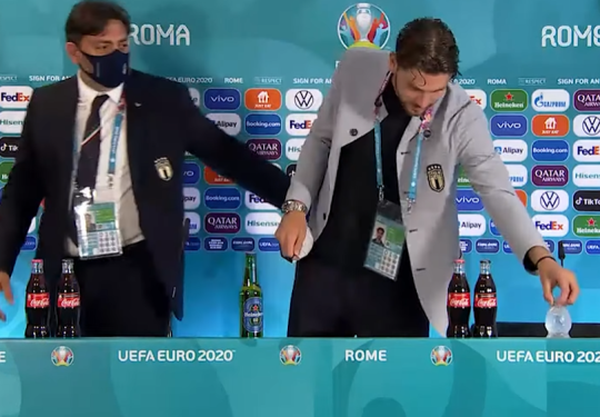 “Epidemia” në Kampionatin Europian/ Locatelli kopjon CR7, heq shishet e Coca Cola-s nga tryeza e konferencës