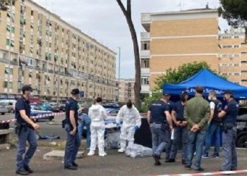 Tmerr në Romë, gjendet i pajetë në valixhe një burrë, gruaja: Doja të hiqja qafe trupin