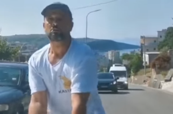 “Më paguani dëmin”, një tjetër “Mihal” në Himarë nuk lejon çiftin të largohet nga hoteli (VIDEO)