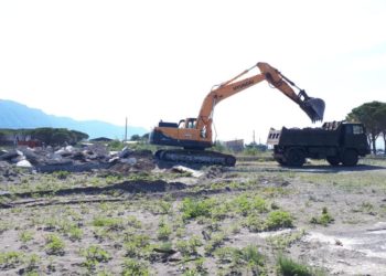 Shembjet e ndërtimeve pa leje, IKMT vijon pastrimin nga inertet. Çuçi: Në vijim operacioni do të zhvendoset në zona të tjera (VIDEO)