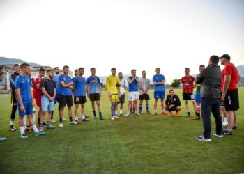 Rikonstruktohet fusha e vjetër e futbollit në Gjirokastër, Golemi: Do të zhgënjejmë ata që presin dështimin tonë për ringritjen e Luftëtarit (FOTO)