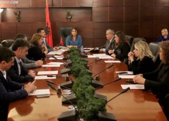 “Pengon operacionin e IKMT për shembjen e ndërtimeve pa leje”, KLGJ i del në mbrojtje gjyqtarit të Gjirokastrës, Elidon Papazisi (Deklarata)