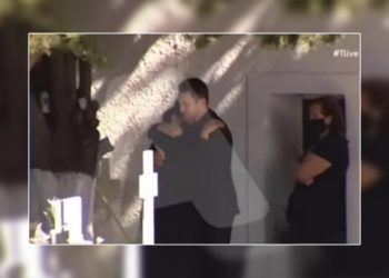 VIDEOLAJM/ Momenti kur piloti grek përfaqon nënën e bashkëshortes