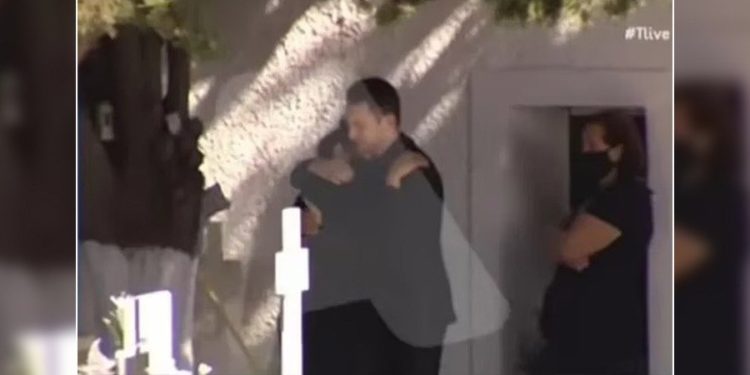 VIDEOLAJM/ Momenti kur piloti grek përfaqon nënën e bashkëshortes