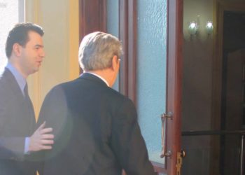 Lulzim Basha: Arrita një fitore të jashtëzakonshme. Sali Berisha nuk e uron, por poston një mesazh të “koduar”