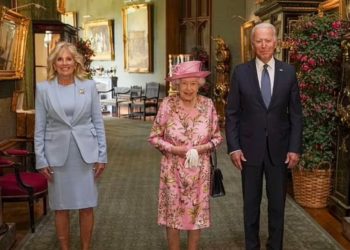 Mbretëresha Elisabeth pret presidentin Biden për çaj