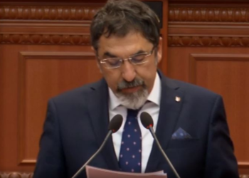 Lehtësohen procedurat për të huajt, Çuçi: Pajisja me një leje unike pune dhe qëndrimi, shmang burokracinë