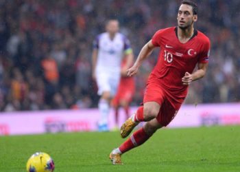 Calhanoglu: “E veçantë sfida me Italinë, Milanit ia bëra me dije se jam i fokusuar vetëm në Euro 2020”