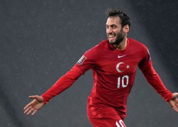 Turqia dhe Calhanoglu sfidon Italinë. Zbulon telefonatën me Bonucci! Më tha diçka që më befasoi pak