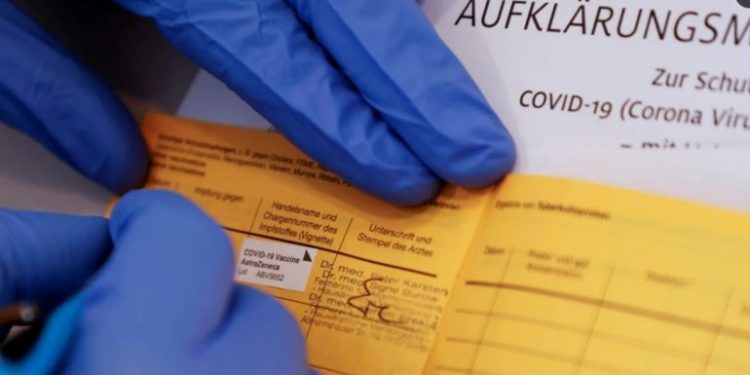 Greqia dhe Gjermania fillojnë përdorimin e certifikatave të vaksinimit