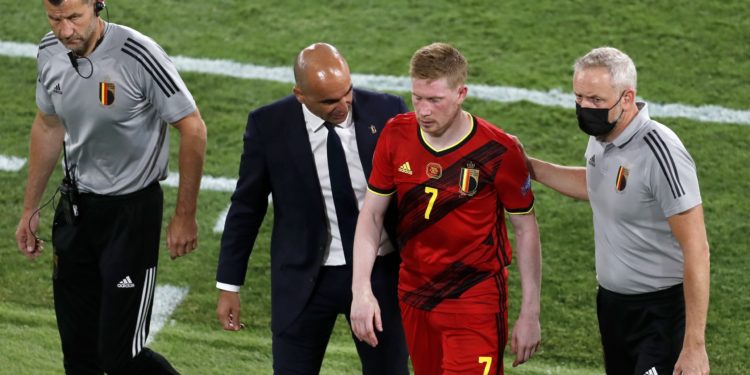 Lanë fushën e lojës të dëmtuar, Hazard e De Bruyne në dyshim para Italisë