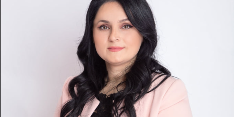 Mori mandatin e Ramës në Vlorë, flet deputetja e re e PS: Falenderoj bashkëpatriotët e mi çam