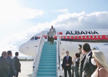 Rama mbërrin në Turqi, takim me “vëllaun” Erdogan