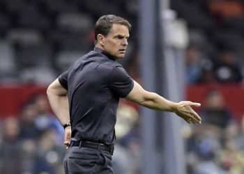 “Në Holandë kemi 17 milionë trajnerë”, De Boer shpjegon presionin e të qenit trajner i Holandës