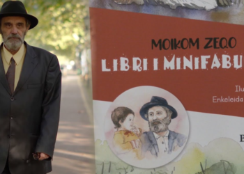 Një vit pa Moikom Zeqon, çelet ekspozita me minifabulat në muze (VIDEO)