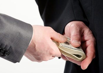 Shqipëria renditet pas Zambias për nivelin e ryshfetit (VIDEO)