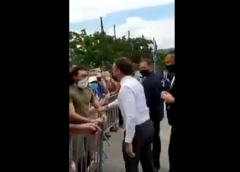 Qytetari qëllon me shpullë presidentin e Francës (VIDEO)