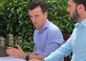 Agron Shehaj me demokratët në Delvinë: Unë nuk kisha ndërmend të futesha në garë për kryetar partie. As më kalonte në mend