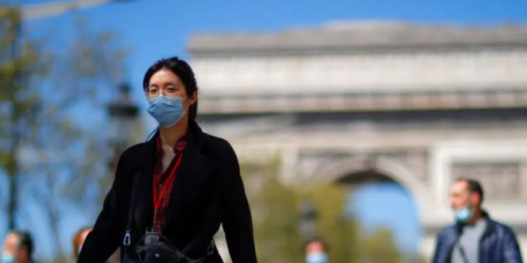 Franca rrezikohet nga një valë e katërt e pandemisë në vjeshtë