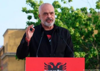 Qeverisje ndryshe në mandatin e tretë, Rama mesazh të qartë deputetëve: Asnjë ndikim në emërimet e drejtuesve të administatës