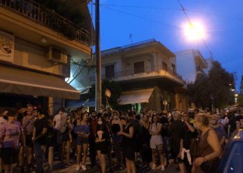 ‘Jo do të thotë jo’, gratë dhe vajzat greke dalin të protestë në mbështetje të 50-vjeçares shqiptare