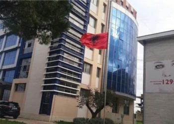 Dy elektriçistët që humbën jetën, pranga për drejtorin dhe inxhinierin e OST