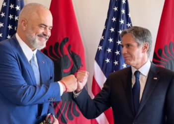 “Miq dhe aleatë”, Rama takon Sekretarin Amerikan të Shtetit që shpalli Berishën “non grata” në SHBA (VIDEO)