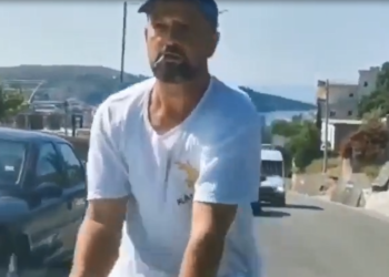 E turpshme/ Shfaqet një tjetër Mihal në jug të Shqipërisë, shihni çfarë ndodhi në Himarë (VIDEO)