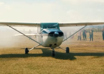 Fluturimet në aerodromin e Gjirokastrës, Rama nxjerr pamjet e spektaklit në qiell (VIDEO)