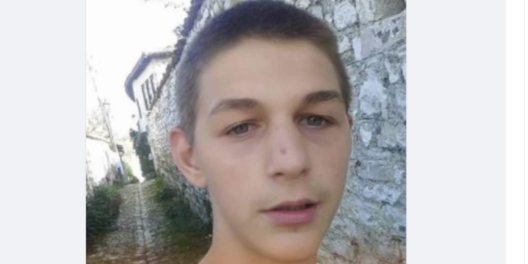 Humbi jetën në ditën e parë të punës me vetëm 30 lekë në xhep, historia ulëritëse e djalit jetim që ëndërroi në Shqipëri një jetë normale