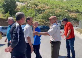 Protestë në Tepelenë, banorët e Bënçës ngrihen kundër ndërtimit të HEC-it dhe fabrikës së bitumit (VIDEO)