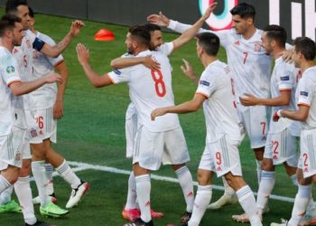 Spanja “shkatërron” Sllovakinë/ Suedia mposht në limit Poloninë dhe merr vendin e parë në grup