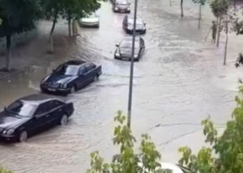 Kthesë e papritur e motit, stuhi e breshër në Shqipëri