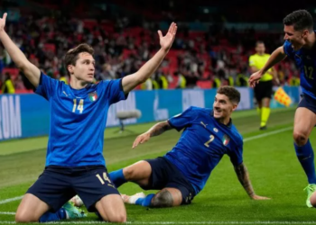 Italia mbetet e pathyeshme, kalon në raudin tjetër