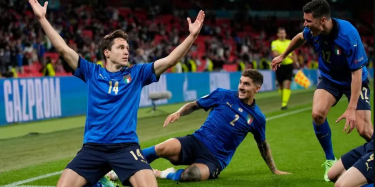 Italia mbetet e pathyeshme, kalon në raudin tjetër