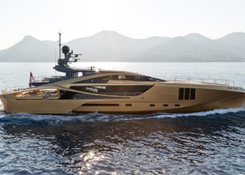 Mbërrin në Sarandë jahti luksoz më vlerë 28 milionë euro, mister kush qëndron brenda (VIDEO)