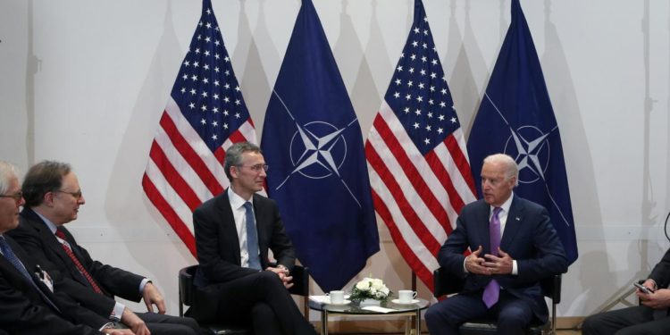 Biden siguron aleatët për përkushtimin amerikan ndaj NATO-s