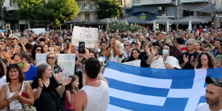Kundër vaksinimit ndaj Covid, Greqia përfshihet nga protestat