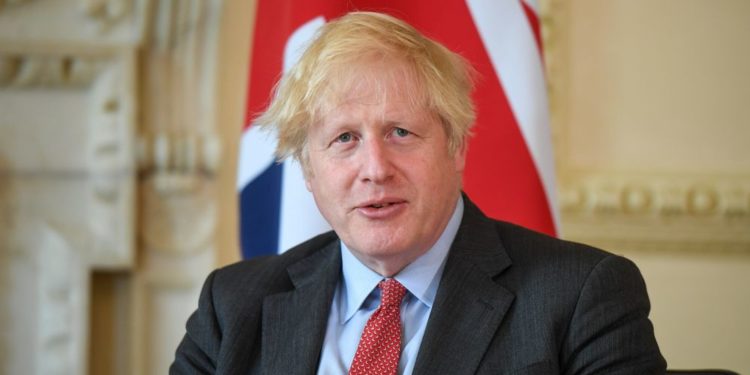 Britania liron masat kundër COVID-it pas 19 korrikut, Johnson prezanton lehtësimet e reja